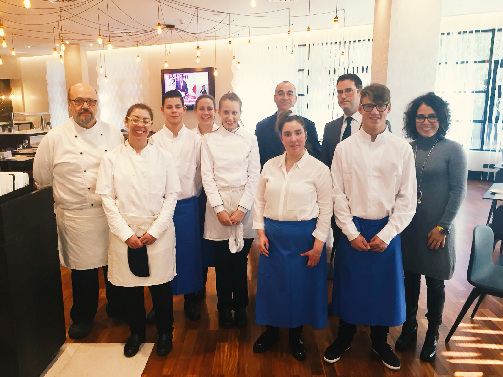 estudiantes_fundacion_a_la_par_y_trabajadores_del_hotel_ilunion_pio_xii