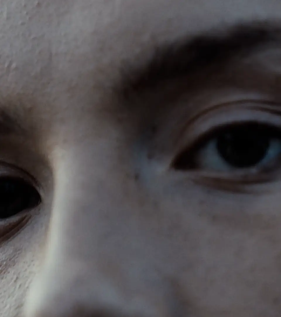 Un primer plano de los ojos de una persona