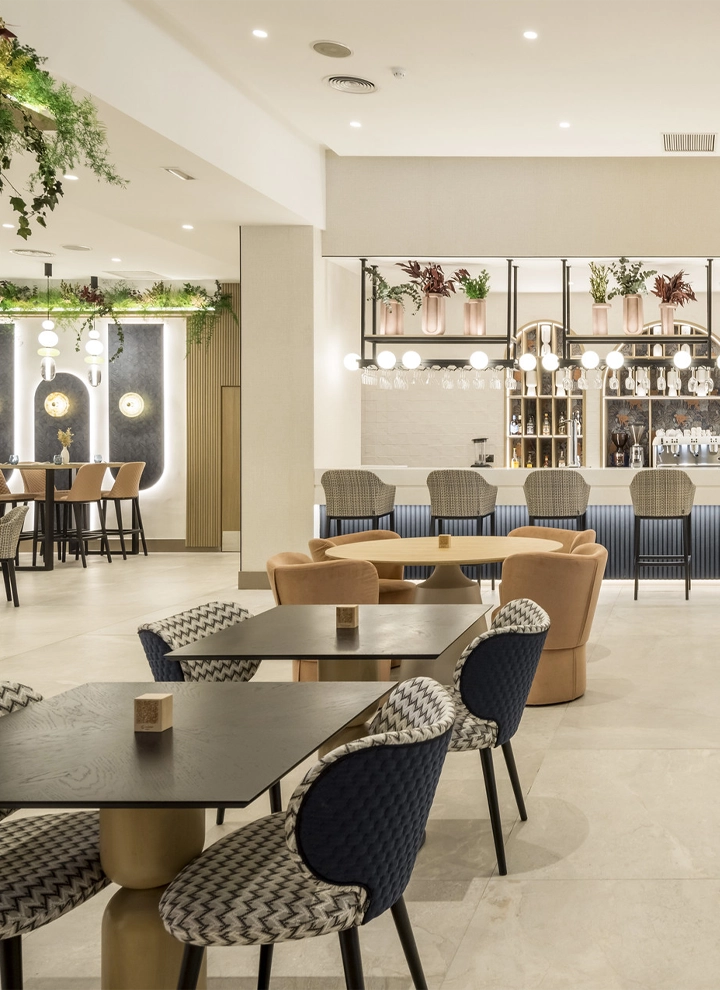Imagen del restaurante recién reformado del hotel ILUNION Les Corts